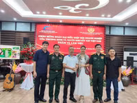 Đoàn đại biểu hiệp hội giao lưu với Trung tâm đào tạo lái xe.