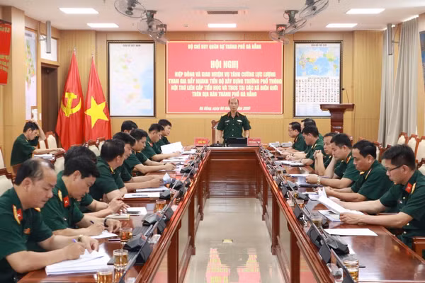 Bộ Chỉ huy Quân sự TP Đà Nẵng tổ chức hội nghị giao nhiệm vụ. 