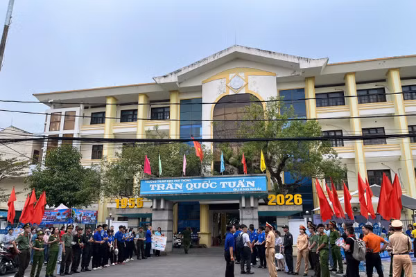 Trường THPT Trần Quốc Tuấn (tỉnh Quảng Ngãi).