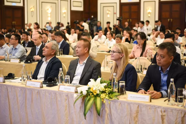 Các chuyên gia, nhà khoa học, diễn giả trong và ngoài nước; cộng đồng doanh nghiệp tham gia Hội thảo.