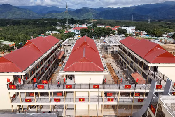 Trường Phổ thông nội trú Tiểu học & THCS Dục Nông. 