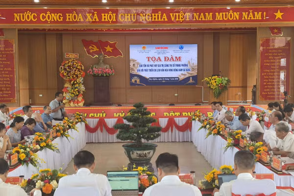 Quang cảnh buổi tọa đàm.