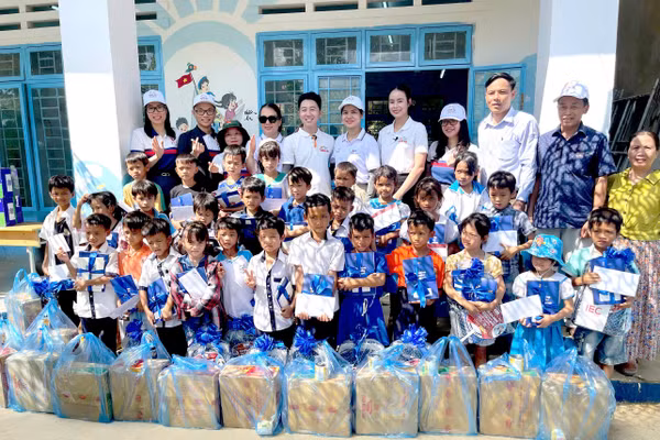Từ Gala '1 Đêm – Ngàn Ước Mơ' đến ngôi trường bừng sáng giữa núi rừng Quảng Ngãi