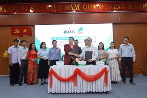 Trường Cao đẳng Đà Nẵng ký kết hợp tác với Công ty Cổ phần GreenFeed Việt Nam.