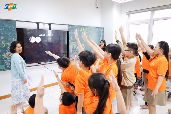 Phụ huynh với tiết dạy kĩ năng tự lập.