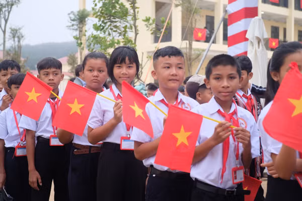 Từ những cung đường xa đến ngôi trường mơ ước ở vùng biên Đà Nẵng
