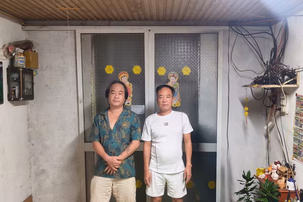 Trần Quốc Hưng (bên trái), Trần Quốc Quang. Ảnh: Công an cung cấp