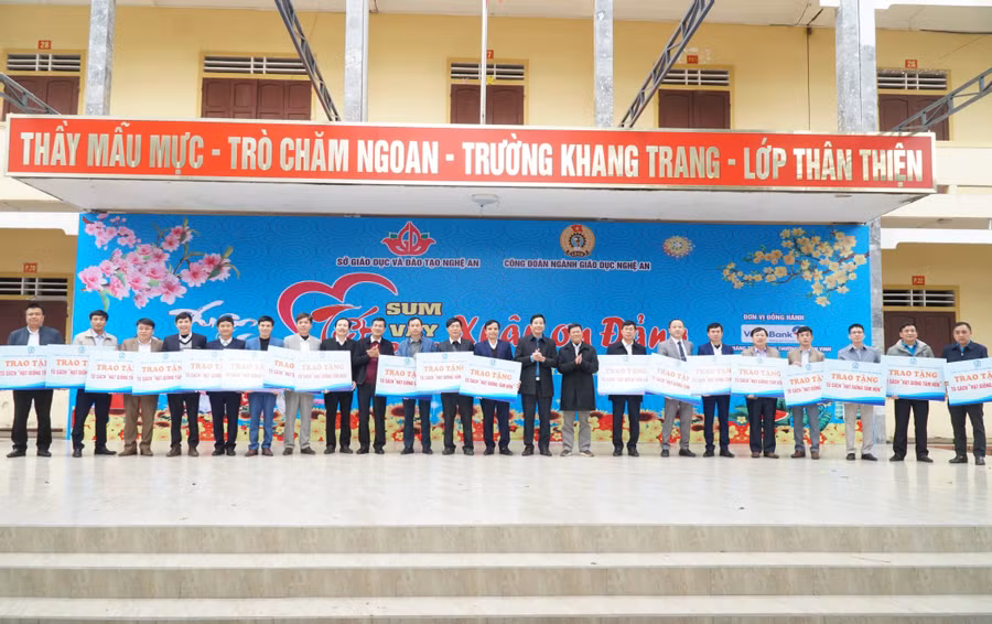 tet-sum-vay-nghe-an.jpg