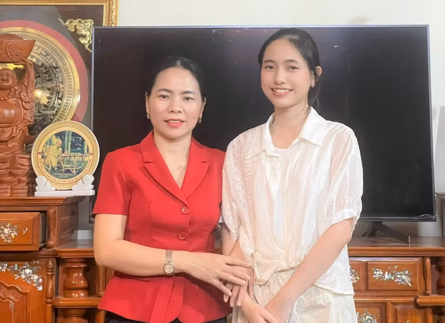 nu-thu-khoa-lang-ven-bien-nghe-an-3.jpg