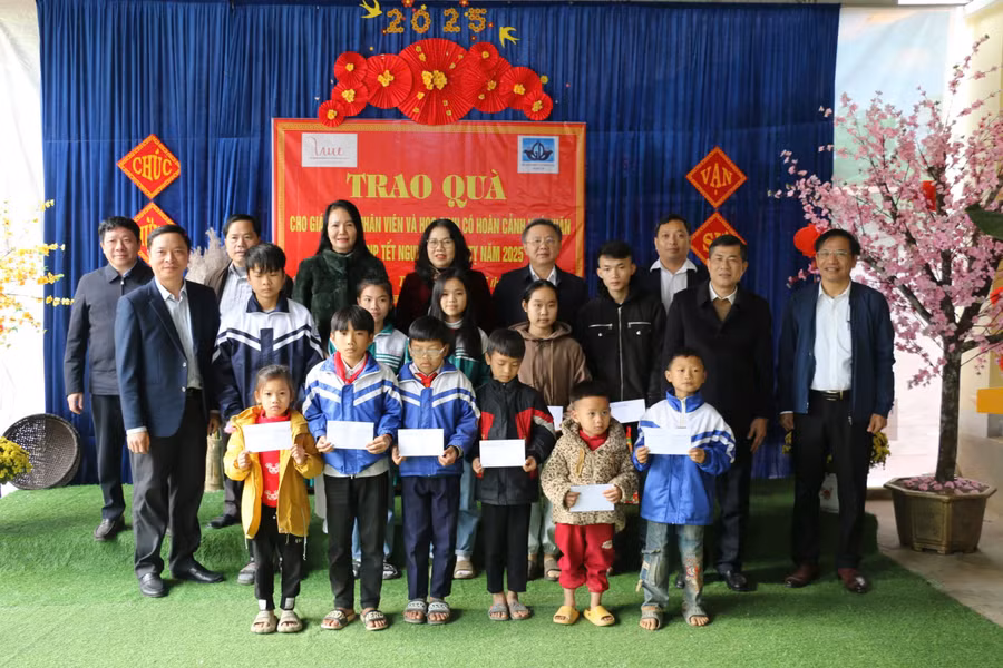 tet-som-cho-thay-co-hoc-sinh-vung-cao-nghe-an-3.jpg