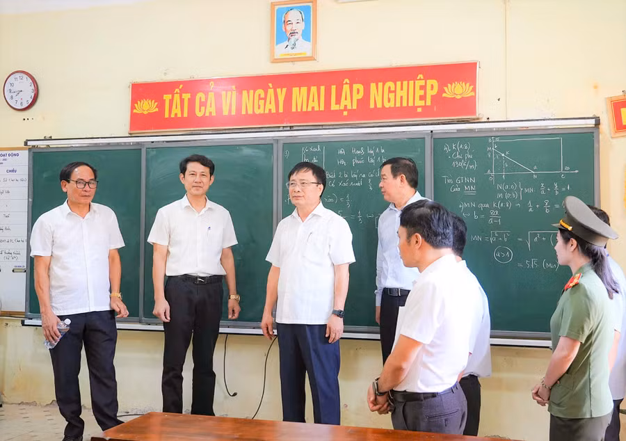 kiem-tra-cong-tac-thi-nghe-an-4.jpg