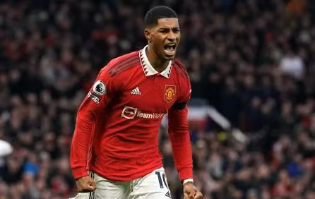 Rashford phủ nhận đòi lương cao để ở Man United.