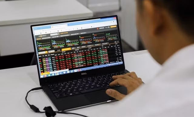Đầu tư chứng khoán thế nào trong nửa cuối 2020? ảnh 1