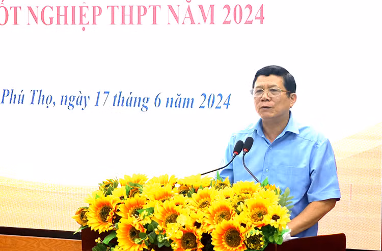 Ông Nguyễn Văn Mạnh - Giám đốc Sở GD&amp;ĐT tỉnh Phú Thọ phát biểu tại Hội nghị.