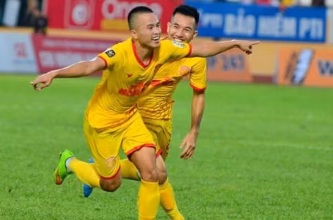 Lê Sỹ Minh gia nhập Bắc Ninh FC ở giải hạng Nhì.
