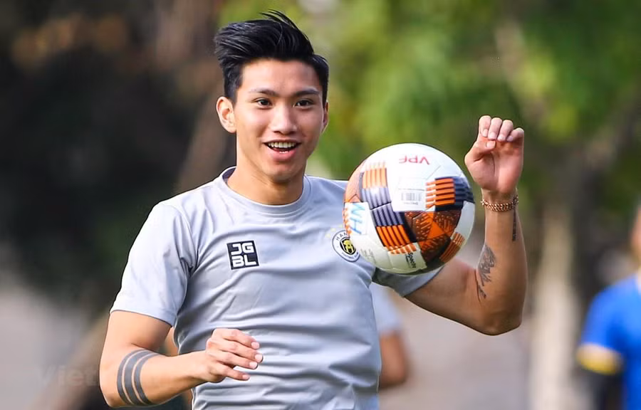 Đoàn Văn Hậu trở lại thi đấu ở V.League sau hơn nửa năm dưỡng thương.