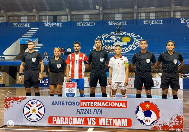 Tuyển futsal Việt Nam hòa kịch tính Paraguay ở trận giao hữu tại nước bạn.