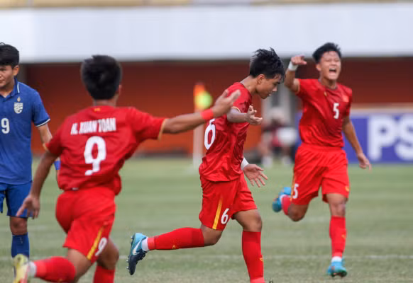 U16 Việt Nam vào chơi trận chung kết sau chiến thắng cách biệt trước Thái Lan.