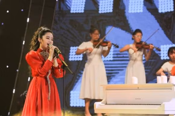 Thiên Nga vừa giành giải quán quân của chương trình "Hãy nghe tôi hát nhí".