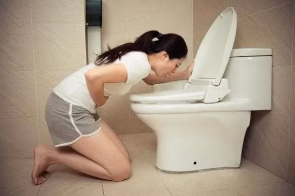 Ba triệu chứng trên nên chú ý sau bữa ăn, bởi đó rất có thể là dấu hiệu của ung thư ruột.