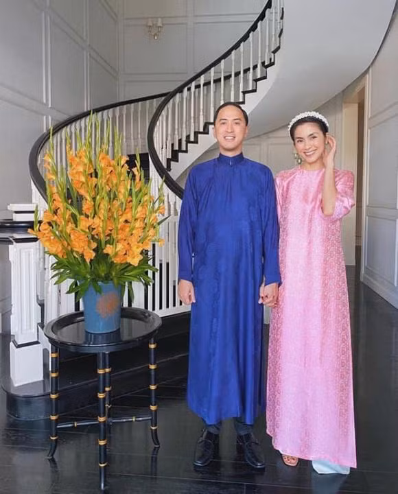 Hà Tăng, Louis Nguyễn, sao Việt, mùng 1