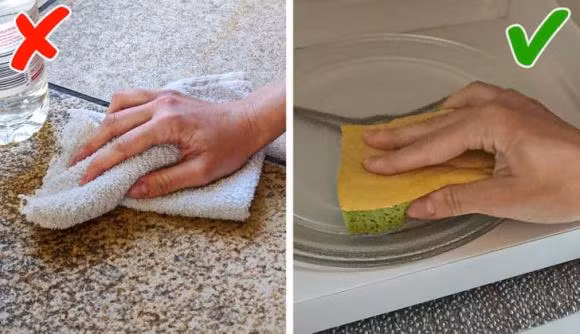 Dùng giấm để làm sạch mọi thứ: Bạn nên tránh chà xát những thứ như mặt bàn bằng đá granit và đá cẩm thạch, gạch lát sàn bằng đá, bề mặt kim loại hoặc sàn gỗ cứng với giấm. Chất lỏng này có tính axit cao và sẽ mài mòn các bề mặt này nhanh hơn bình thường. Trong khi đó, giấm có thể an toàn để làm sạch lò vi sóng, máy rửa chén, tủ lạnh, bồn rửa và vòi nước.