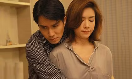 Hí hửng mang tiền làm thêm về cho vợ mà cô ấy nói một câu khiến tôi "ngẩn ngơ"