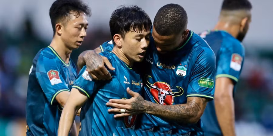 Hoàng Anh Gia Lai thua ngược Thể Công Viettel trên sân nhà ở vòng 5 V-League.