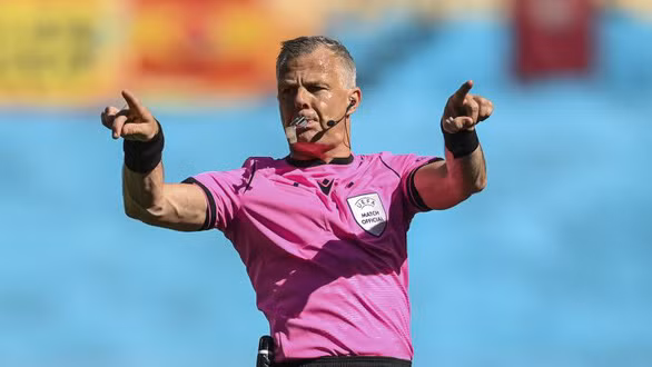Trọng tài Bjorn Kuipers bắt chính trận chung kết Euro 2020.