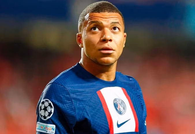 Mbappe hiện vẫn chưa chốt tương lai với PSG.