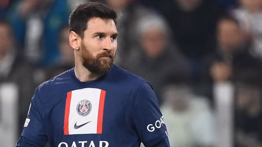 Messi nhận lương khủng khi gia hạn hợp đồng với PSG.