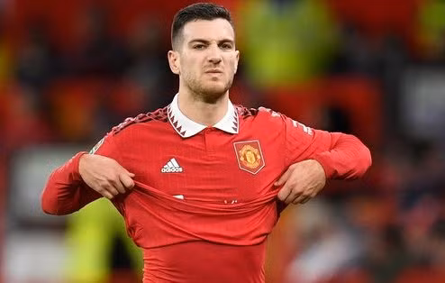 Diogo Dalot nguy cơ ngồi ngoài trận gặp Man City tới đây.