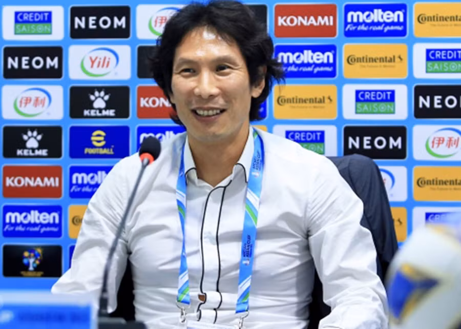 HLV Gong Oh-kyun để ngỏ khả năng dẫn dắt một CLB ở V.League.