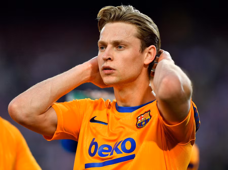 Frenkie de Jong chưa chốt tương lai với Barca.