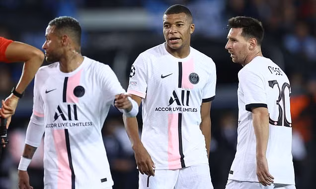 Messi gây thất vọng trước hàng thủ của Club Brugge trong ngày PSG hòa nhạt nhòa.