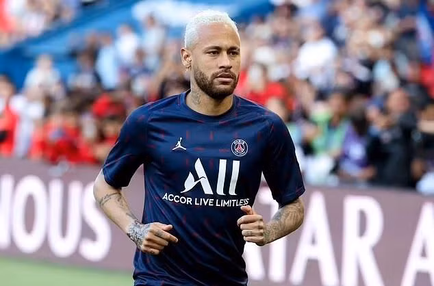 Neymar nhận được sự quan tâm của một loạt đội bóng ở Anh.