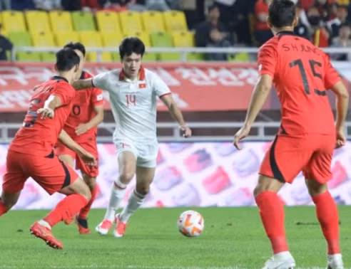 Tuyển Việt Nam thua 0-6 Hàn Quốc trên sân của đối thủ.