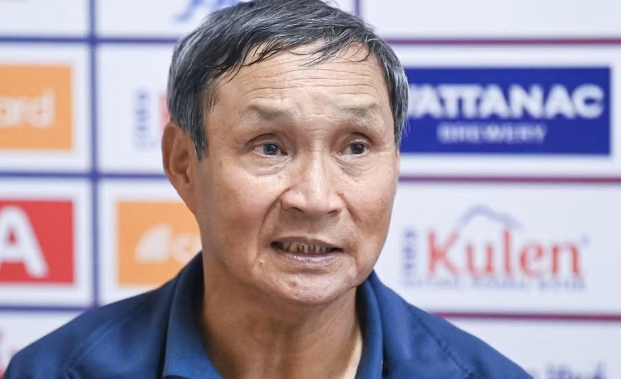 HLV Mai Đức Chung thận trọng trước các đối thủ ở World Cup.