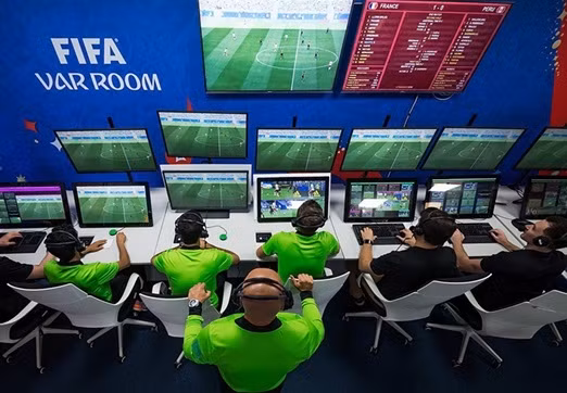 Singapore áp dụng công nghệ VAR vào giải vô địch quốc gia 2022.