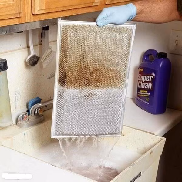 Mẹo đơn giản vệ sinh máy hút mùi, dầu mỡ bám dày đặc cũng sạch bong sau 10 phút ảnh 3