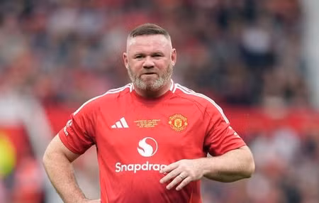 Wayne Rooney không hài lòng với lối chơi của các cầu thủ Man United.
