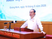 Ông Quản Minh Cường, Bí thư Tỉnh ủy Quảng Ninh, phát biểu chỉ đạo tại chương trình gặp mặt.