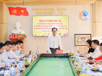 Bộ trưởng Hoàng Minh Sơn thăm, làm việc tại Trường THPT chuyên Hạ Long.