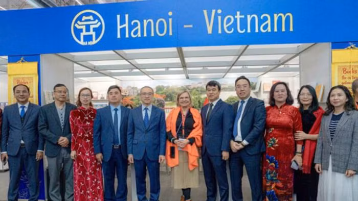 Không gian trưng bày sách của Việt Nam tại Hội chợ Sách Frankfurt 2025 - Ảnh: SVHTTDL HN.