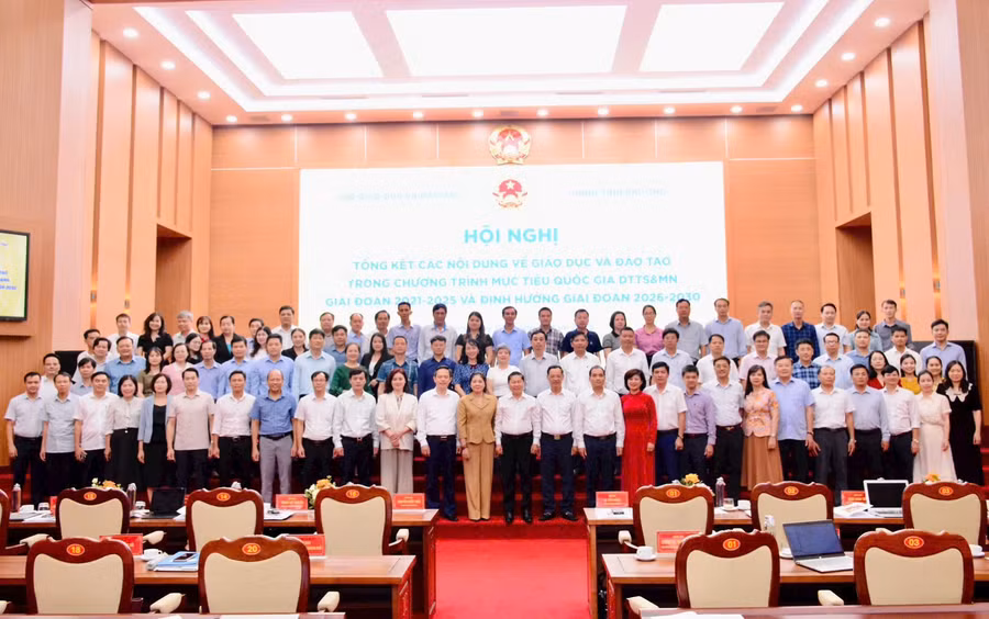 hoi-nghi.jpg