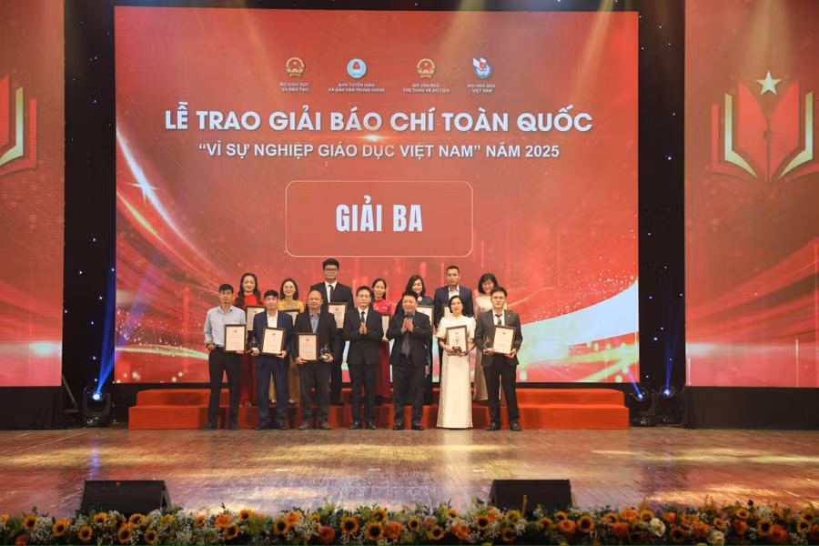 trao-giai-ba-1.jpg