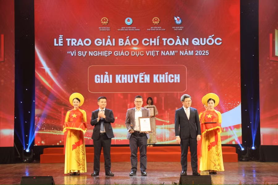 trao-giai-ba-3.jpg