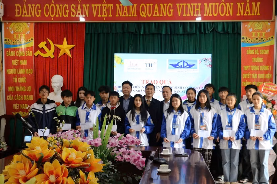 tang-qua-1.jpg