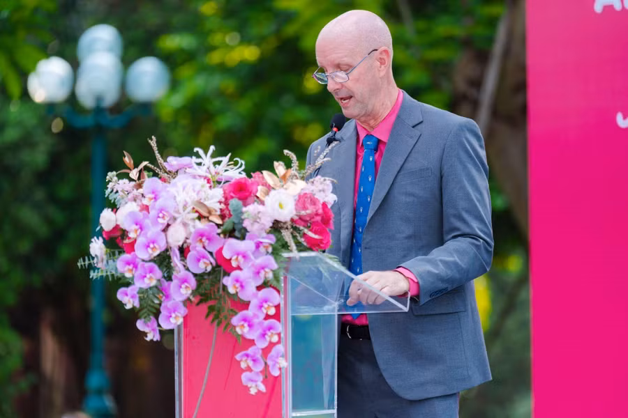 Thầy Tom Pado, Tổng hiệu trưởng TH School, chia sẻ về năm học mới Going Beyond - Không ngừng vươn xa tại TH School