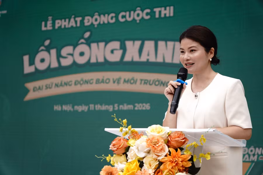 Bà Lê Thị Hoài Thương, đại diện Công ty TNHH Nestlé Việt Nam bày tỏ những giá trị và thói quen tốt được hình thành từ khi còn đi học sẽ theo các em suốt hành trình trưởng thành.